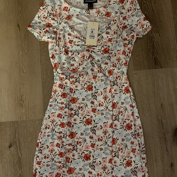 Floral spring dress - Picture 1 of 2